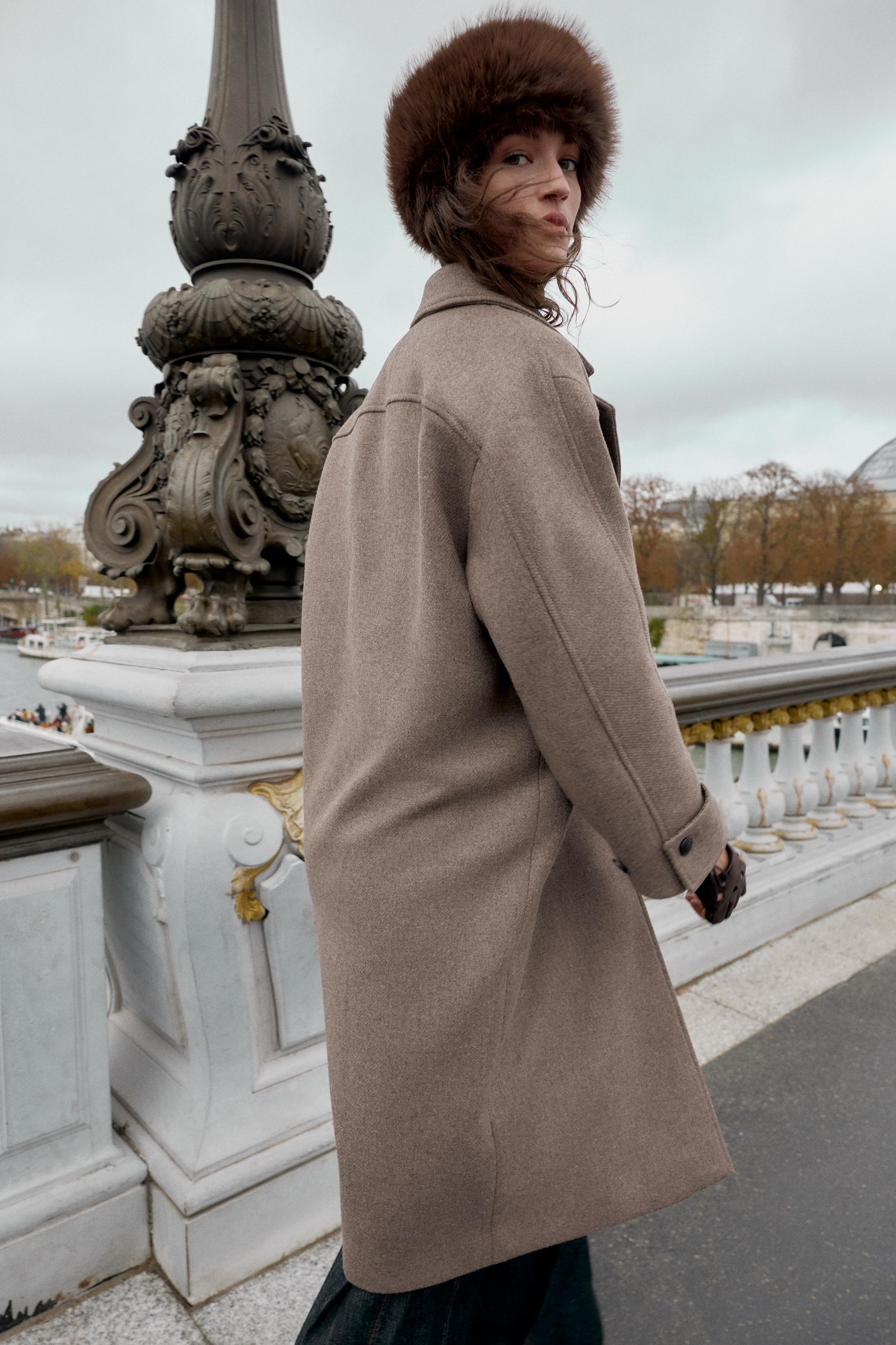 OVERSIZED WOOL COAT WITH CONTRAST CUFF