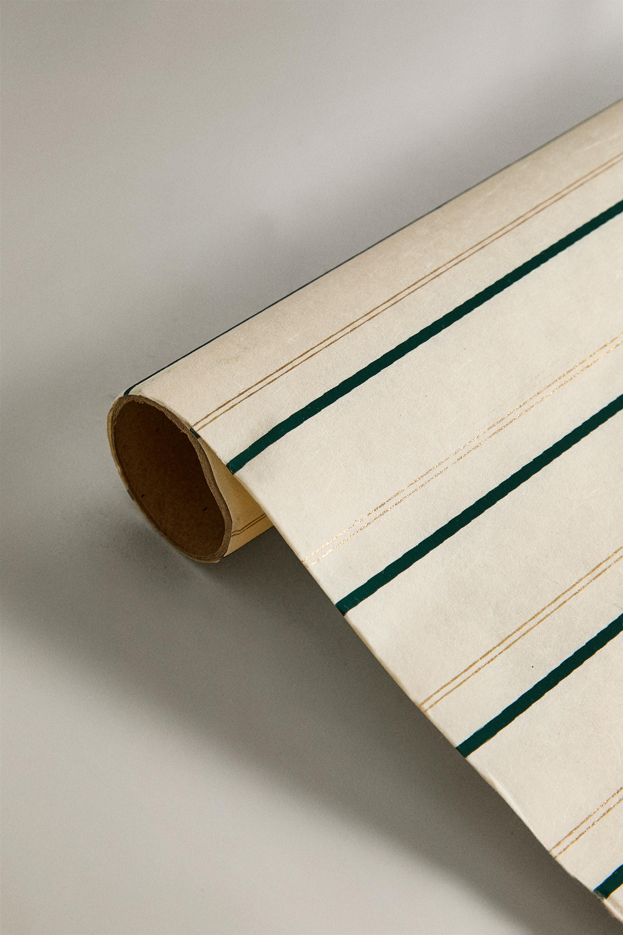 CHRISTMAS ALTERNATING STRIPED WRAPPING PAPER