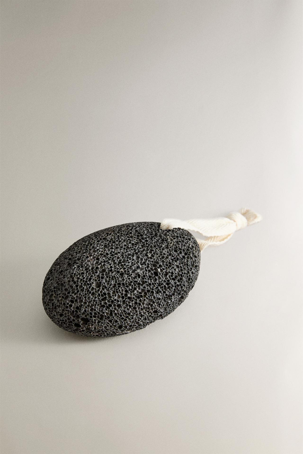 VOLCANIC ROCK PUMICE — Black