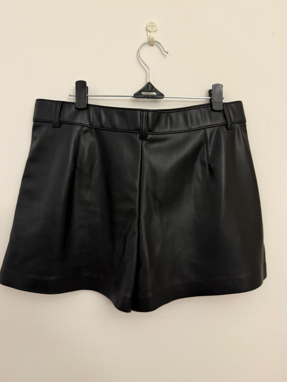 FAUX LEATHER SHORTS - Image 2