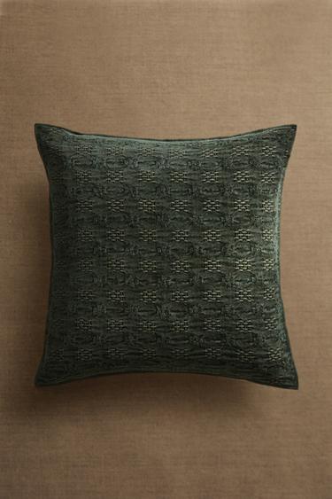 VELVET JACQUARD CHRISTMAS CUSHION COVER - Green by Zara - Image 4