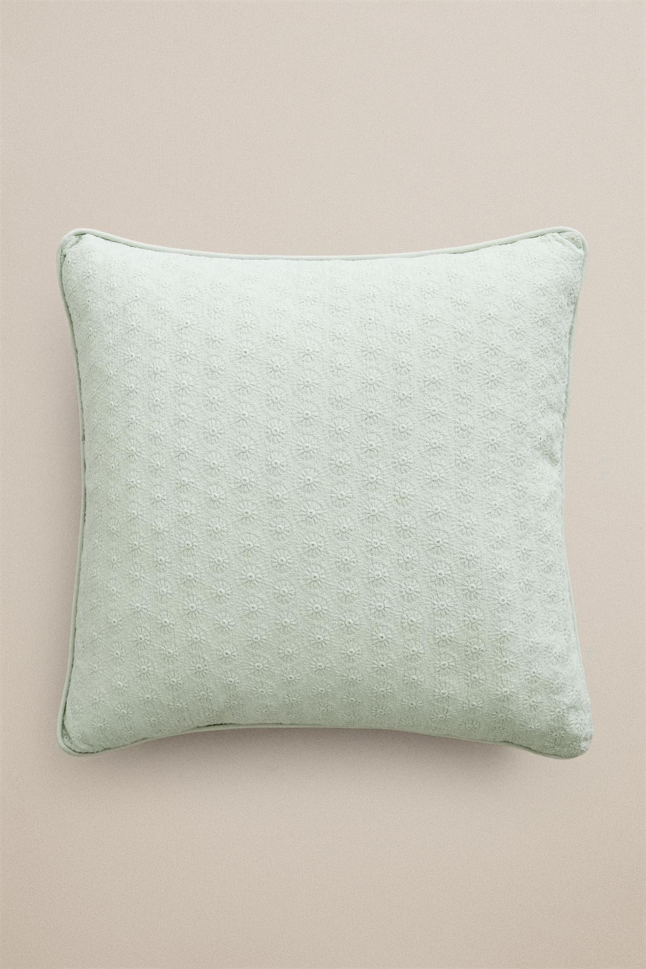 FLORAL EMBROIDERED THROW PILLOW COVER — Pastel green