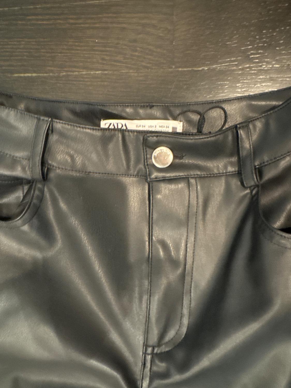 FAUX LEATHER HIGH RISE MOM FIT PANTS - Image 2