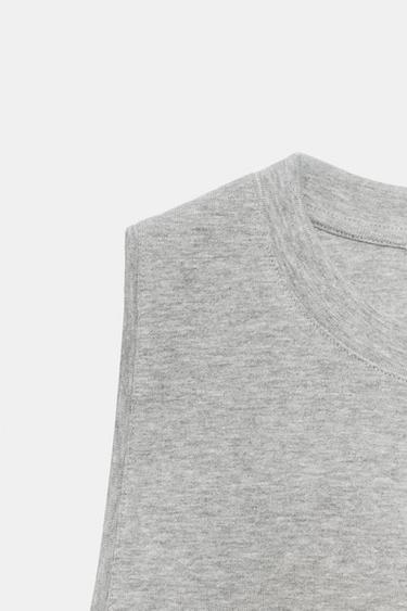 TOP SANS MANCHES AVEC DÉTAIL COUTURE - Gris chiné de Zara - Image 7