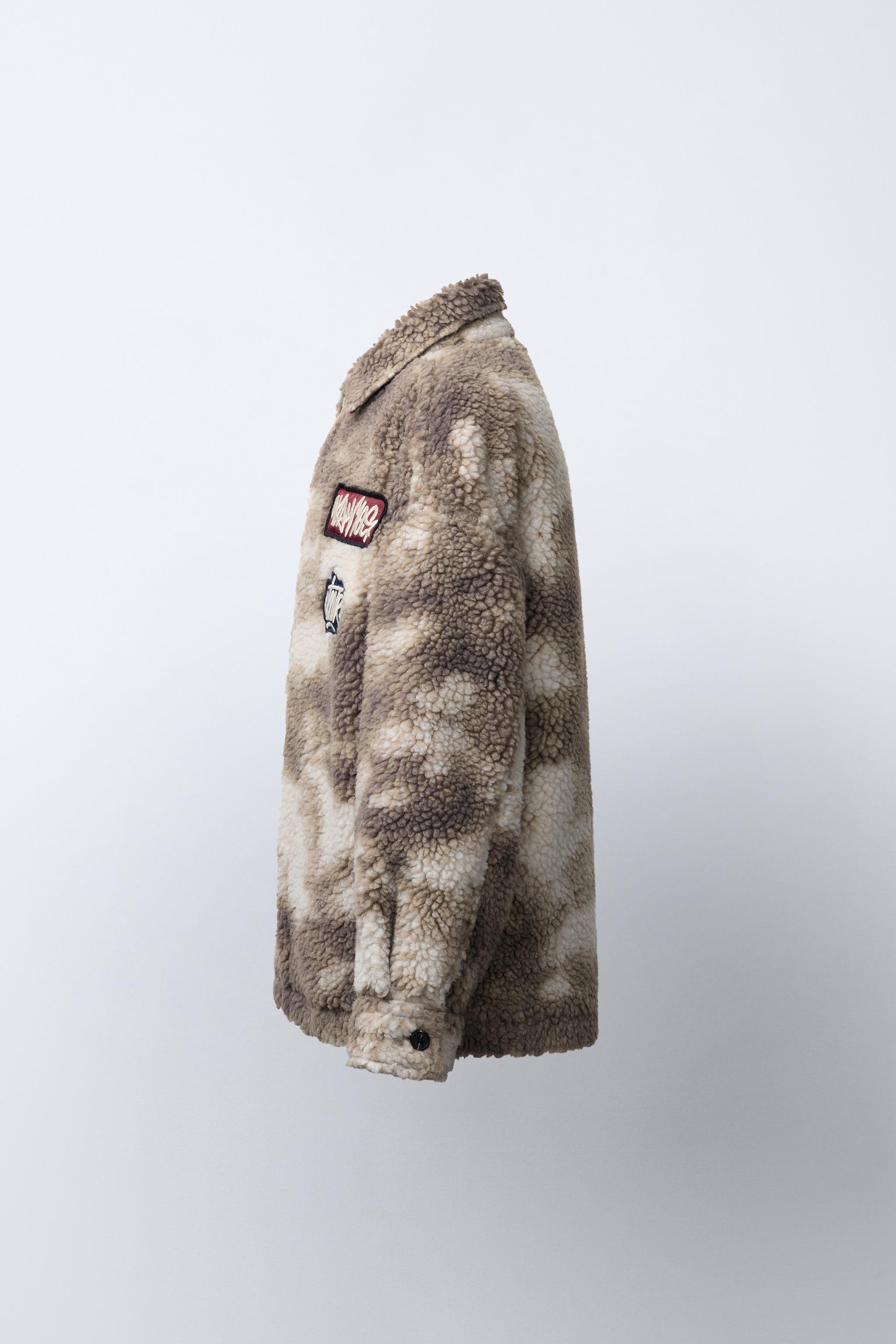 TIE-DYE FAUX SHEARLING PATCH OVERSHIRT