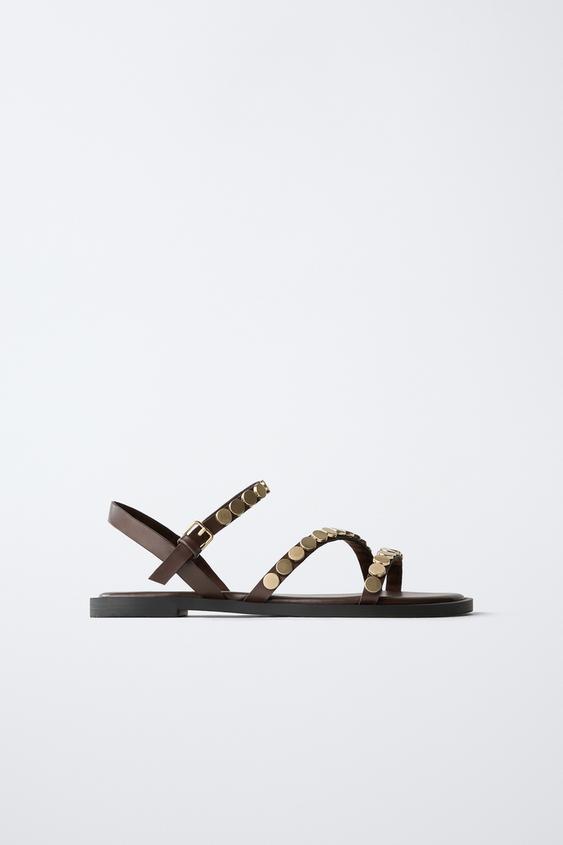 SANDALIA APLIQUES METÁLICOS - Marrón de Zara - Imagen 0