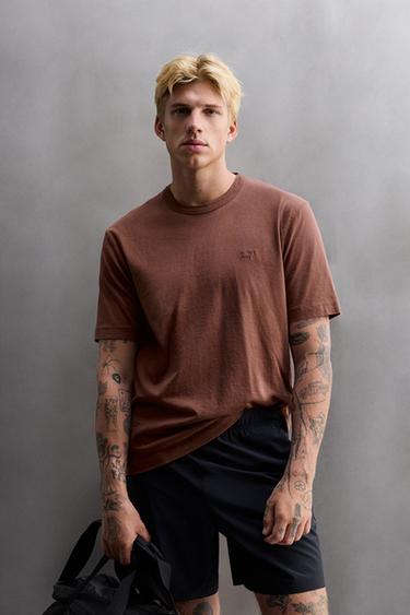 EMBROIDERED HEAVYWEIGHT T-SHIRT - Dark red by Zara