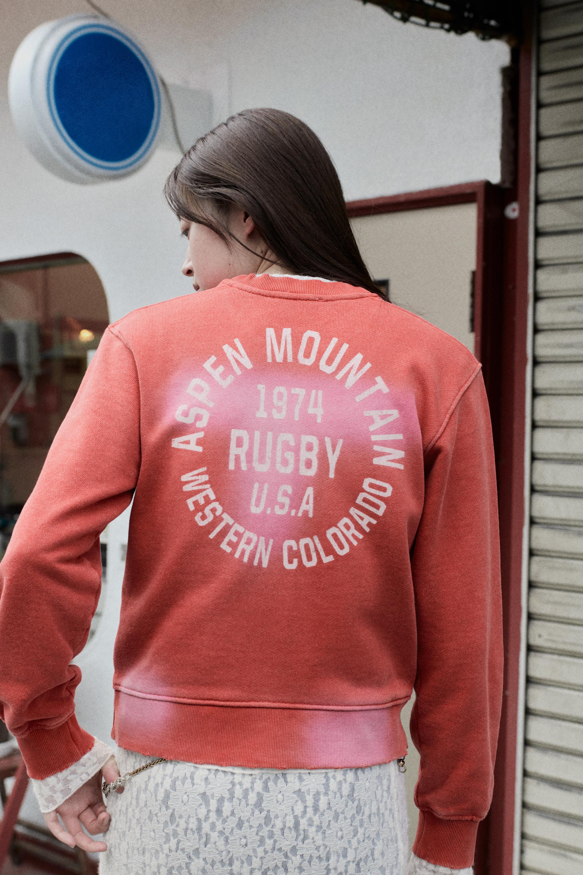 ウォッシュ加工テキスト入りスウェットシャツ - レッド | ZARA