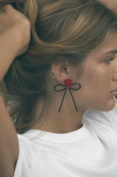 BEADED FLOWER EARRINGS - Black by Zara - Image 0