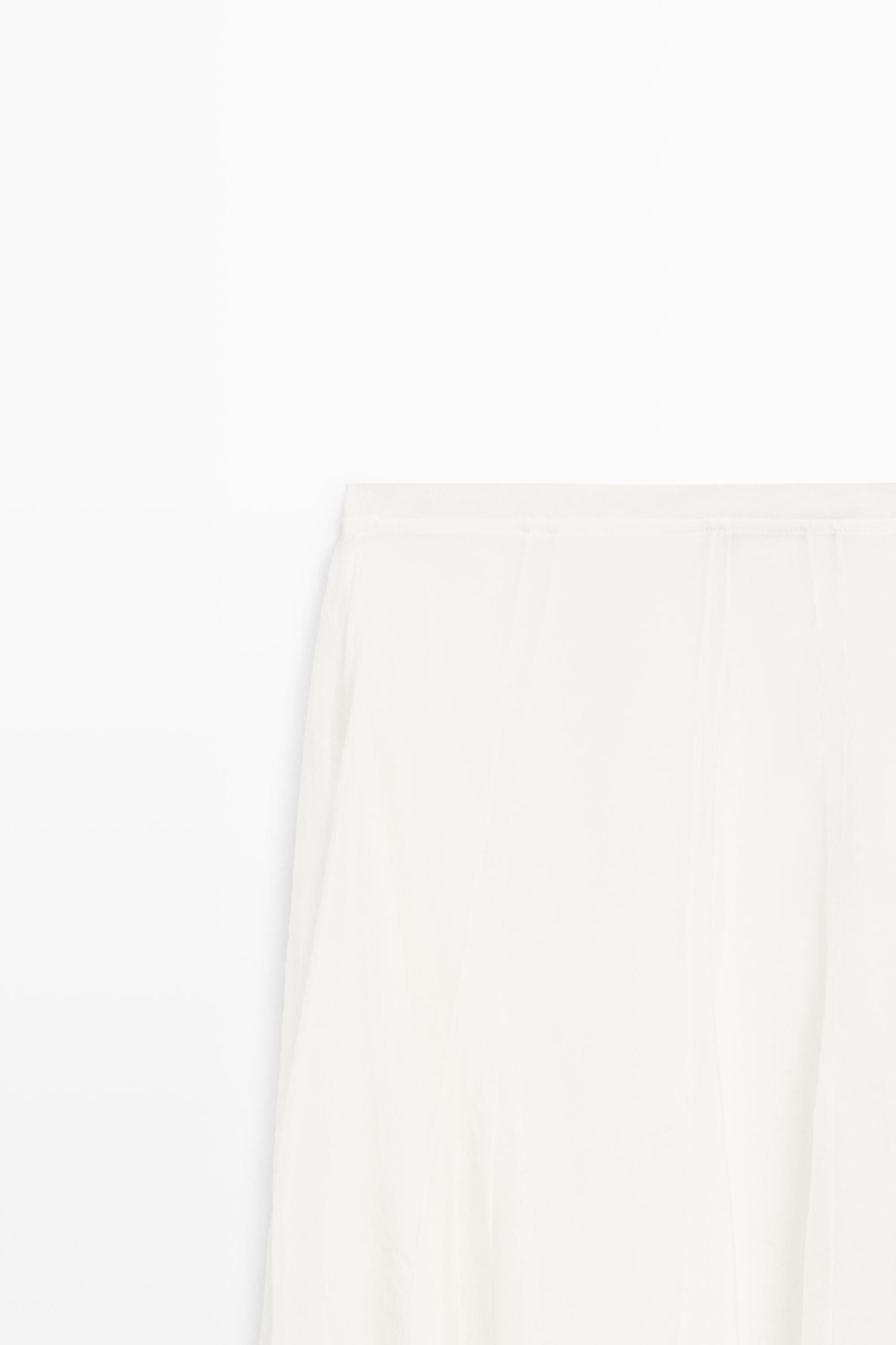 Flowy flared midi skirt — White