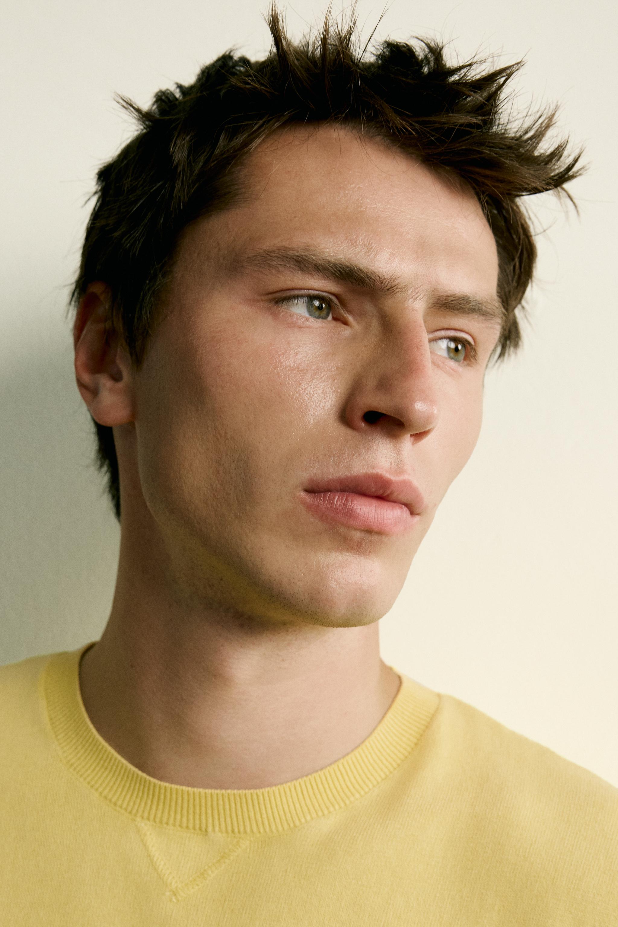 REGULAR FIT KNIT T-SHIRT