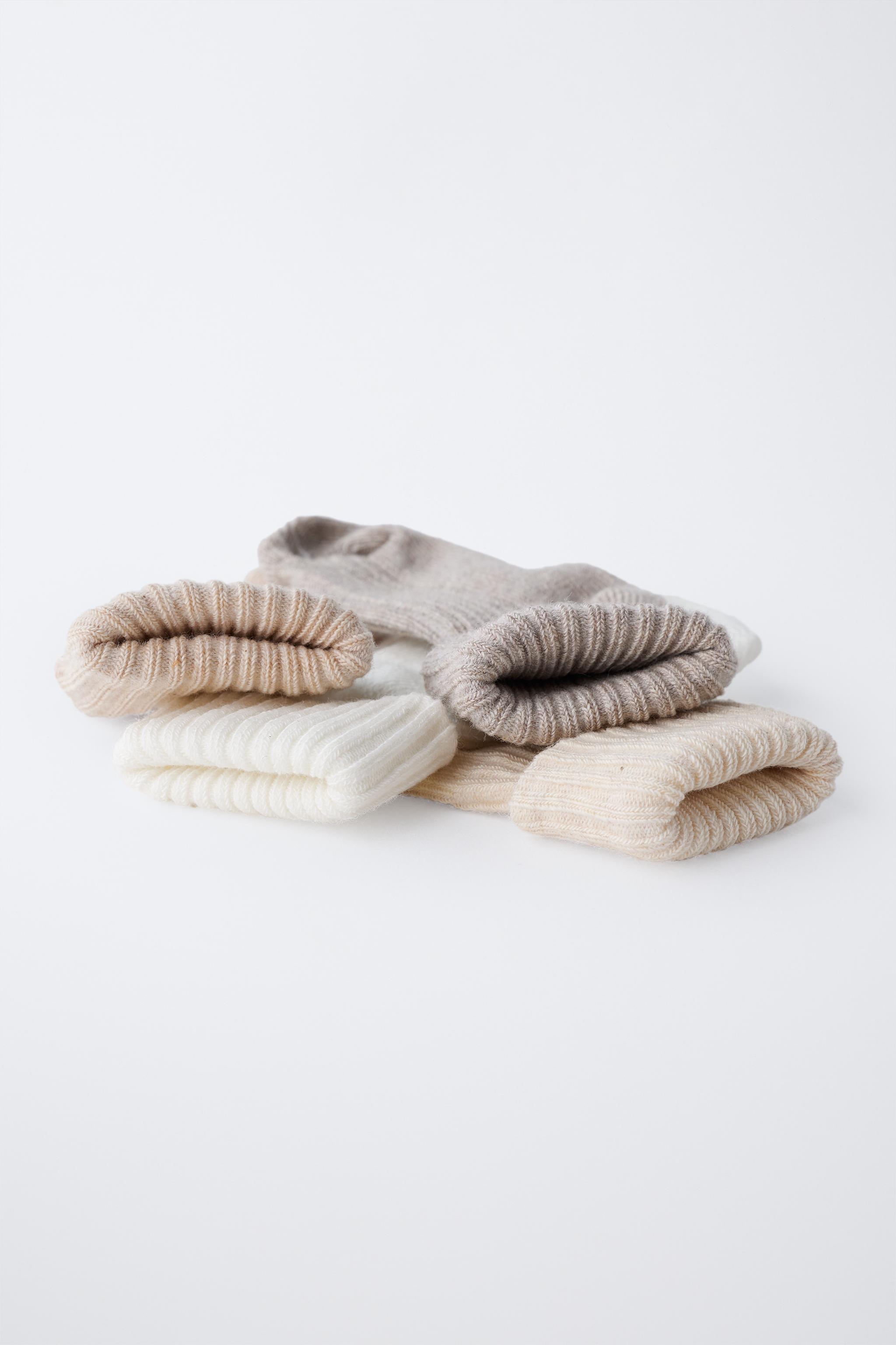 FOUR-PACK OF SOCKS WITH COLOR BOX