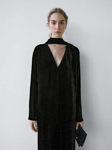 Zara Long velvet dress with tied neck - STUDIO - Black