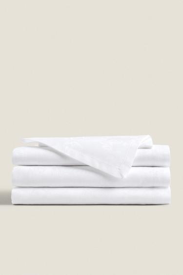 FLORAL JACQUARD TABLECLOTH - White by Zara