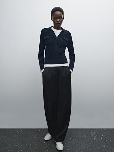Pantalón fluido satinado textura - 470 de Zara