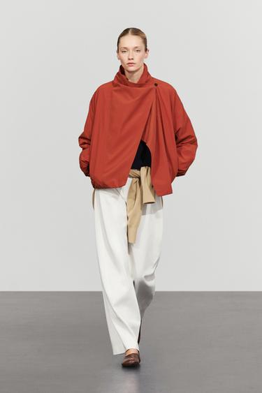 Chaqueta bomber acolchada botón lateral - ROJO de Zara - Imagen 0