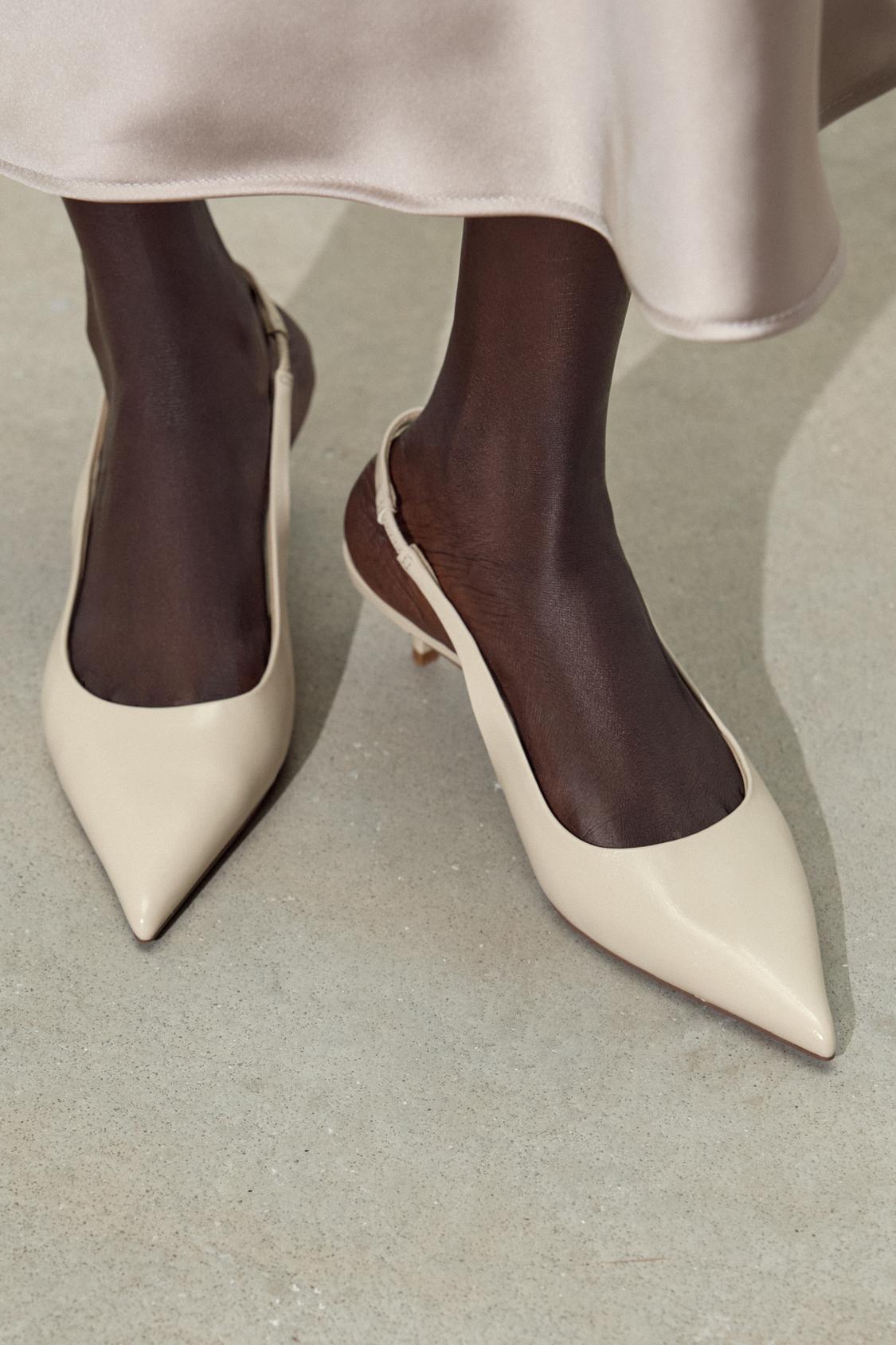 SLINGBACK KITTEN HEELS