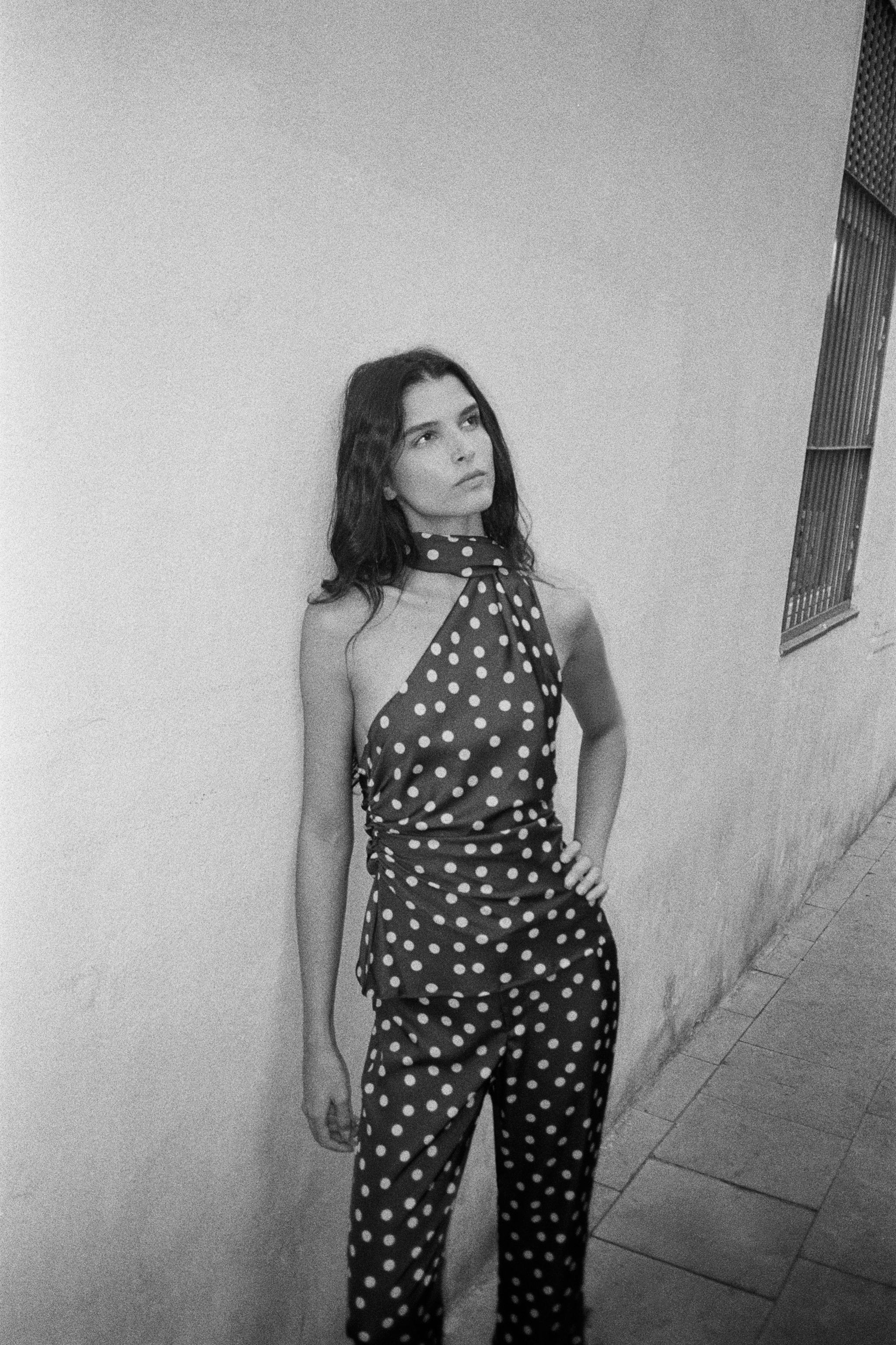 SATIN EFFECT HALTER SCARF TOP