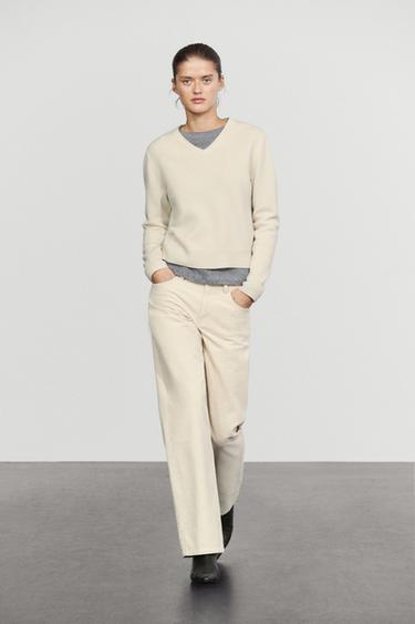 100% wool V-neck knit sweater — Ecru 1