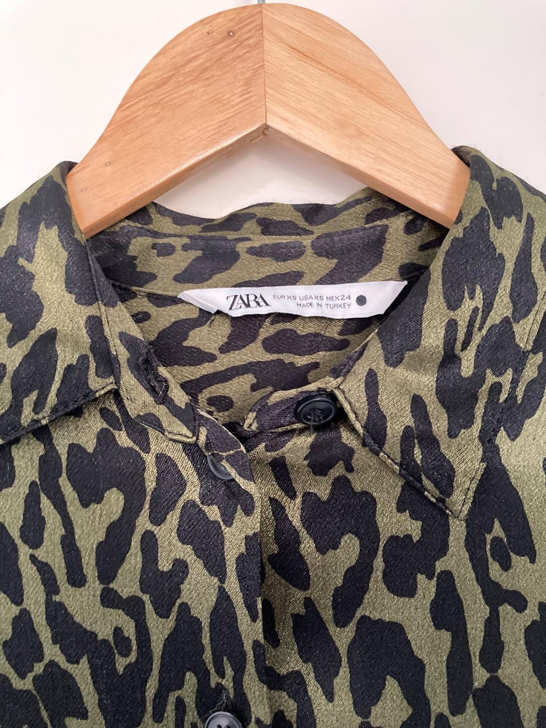 PRINTED SHIRT WITH A SATIN FINISH - Image 3