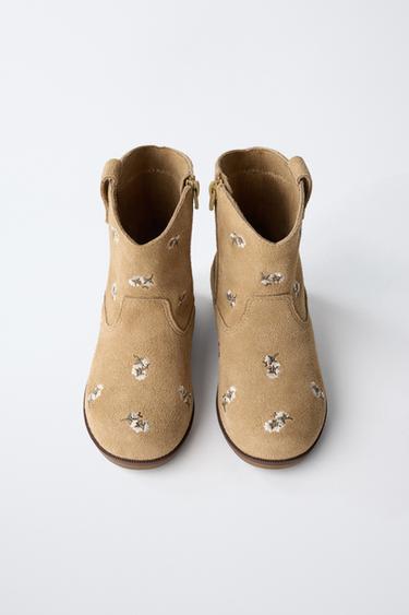 BOTTES EN CUIR BRODÉES - Marron sable de Zara - Image 3