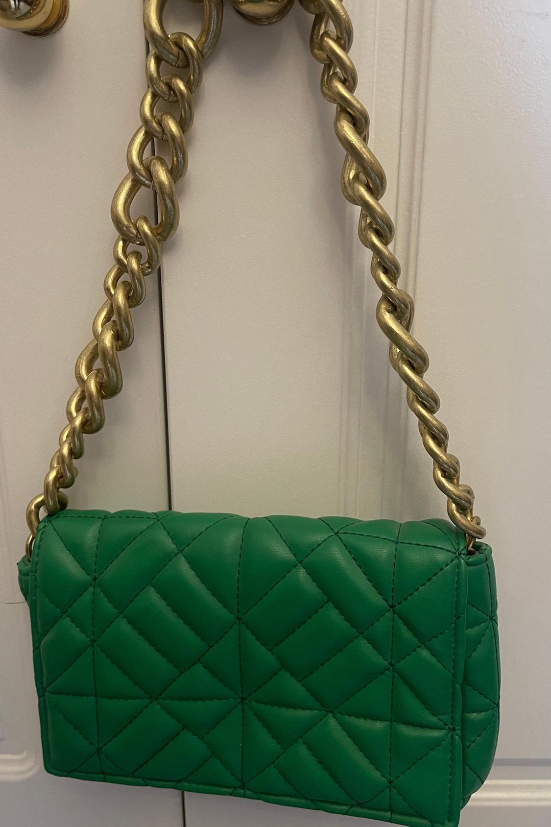 QUILTED SHOULDER BAG WITH CHAIN