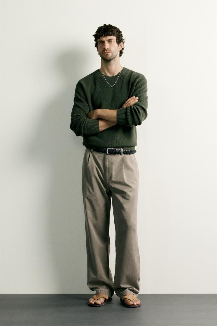 RELAXED FIT PLEATED CHINO TROUSERS