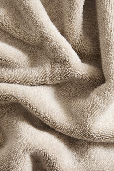 BADEHANDTUCH MIT KONTRASTBORDÜRE - Steingrau von Zara