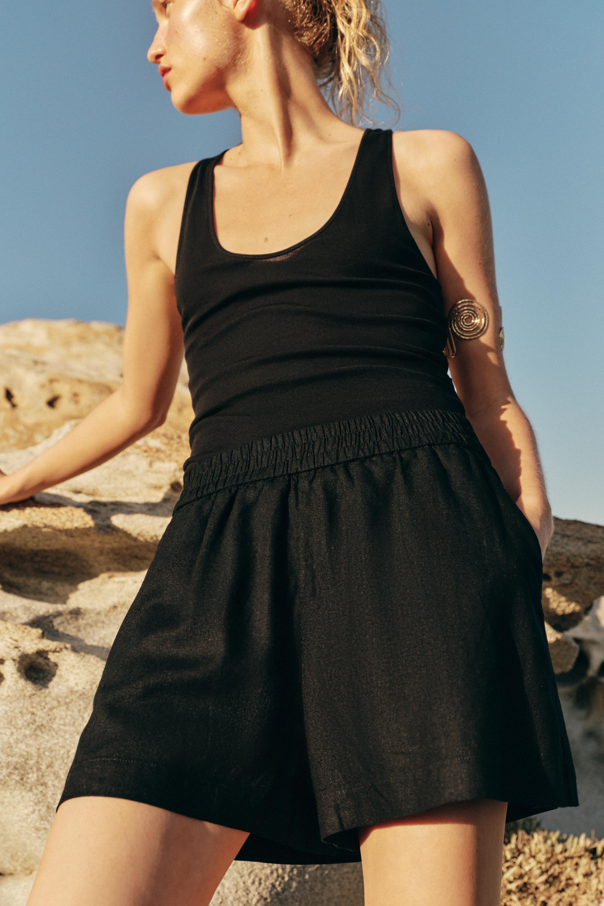 LINEN SHORTS WITH ELASTIC WAIST — Black