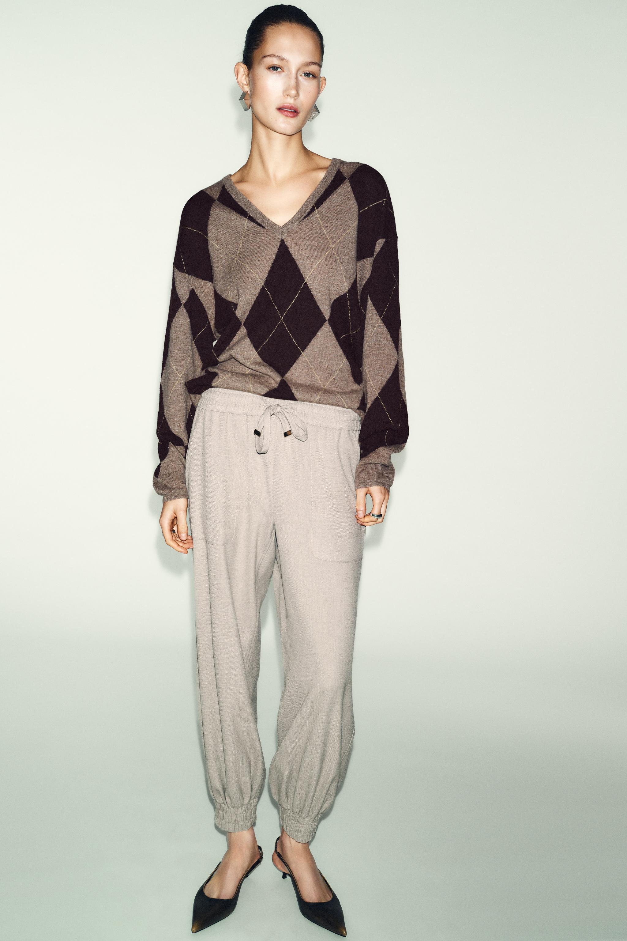 JOGGER PANTS WITH ELASTIC CUFFS