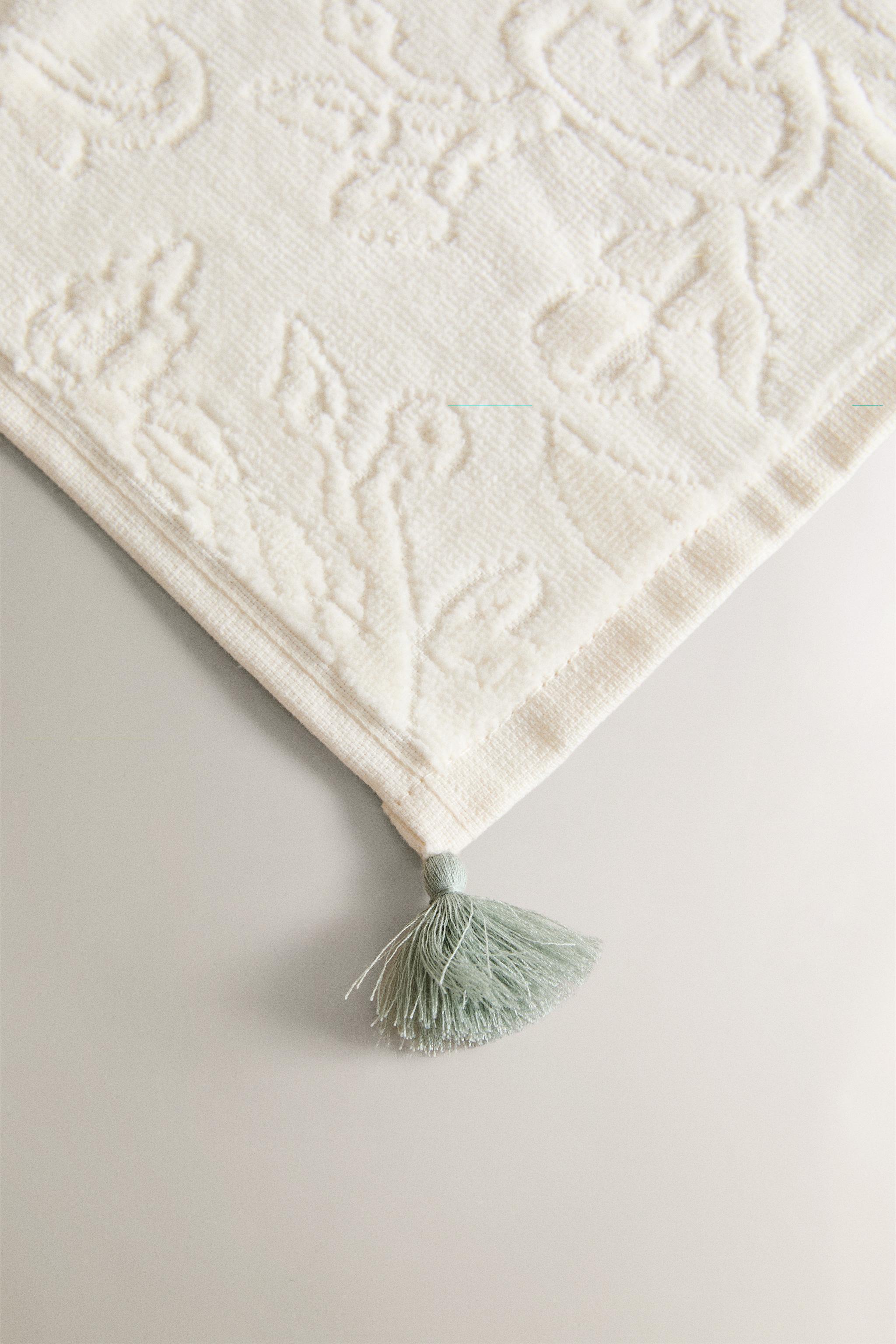 LOT SERVIETTES INVITÉS POMPONS (LOT DE 3)
