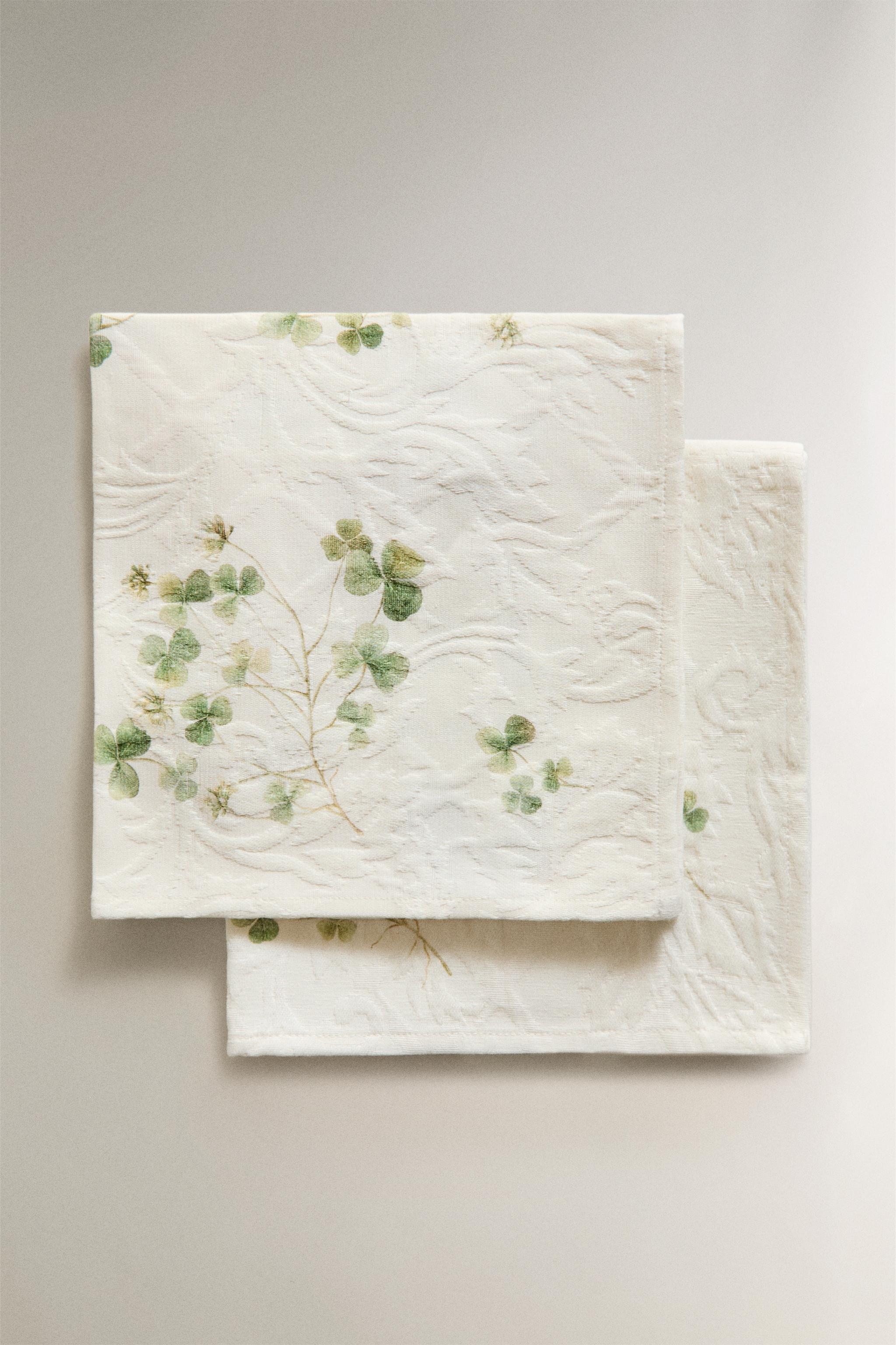 PACK JACQUARD CLOVER PRINT NAPKINS (PACK OF 2)