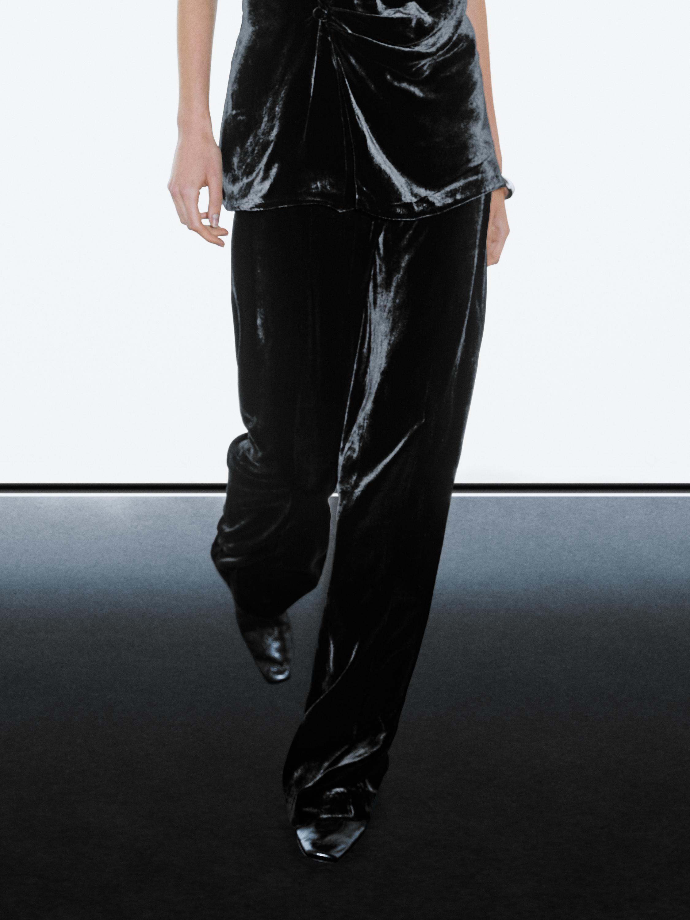 Wide-leg velvet trousers