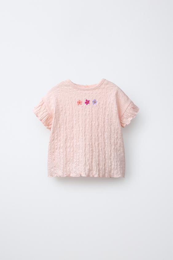 CAMISETA TEXTURA FLORES BORDADAS - Melocotón de Zara - Imagen 0