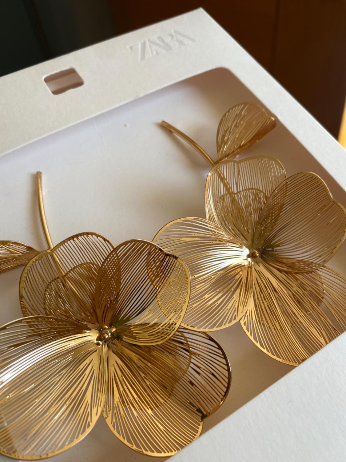 FLOWER EARRINGS - Image 2