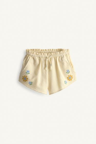 برمودا زهور مطرزة غرزة متقاطعة LIMITED EDITION - كريمي الخاص بـ Zara