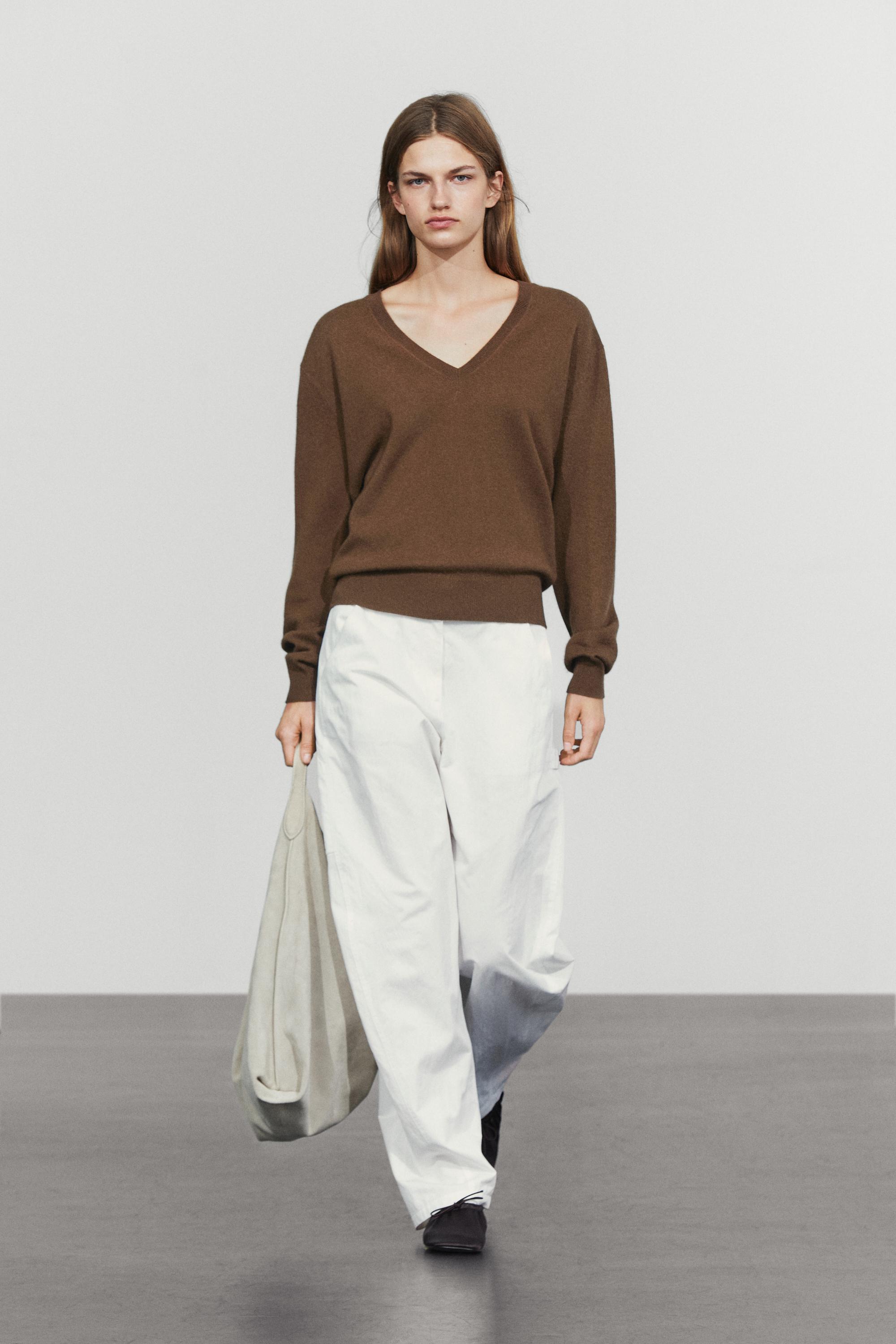 Wool blend V-neck knit sweater — Toffee