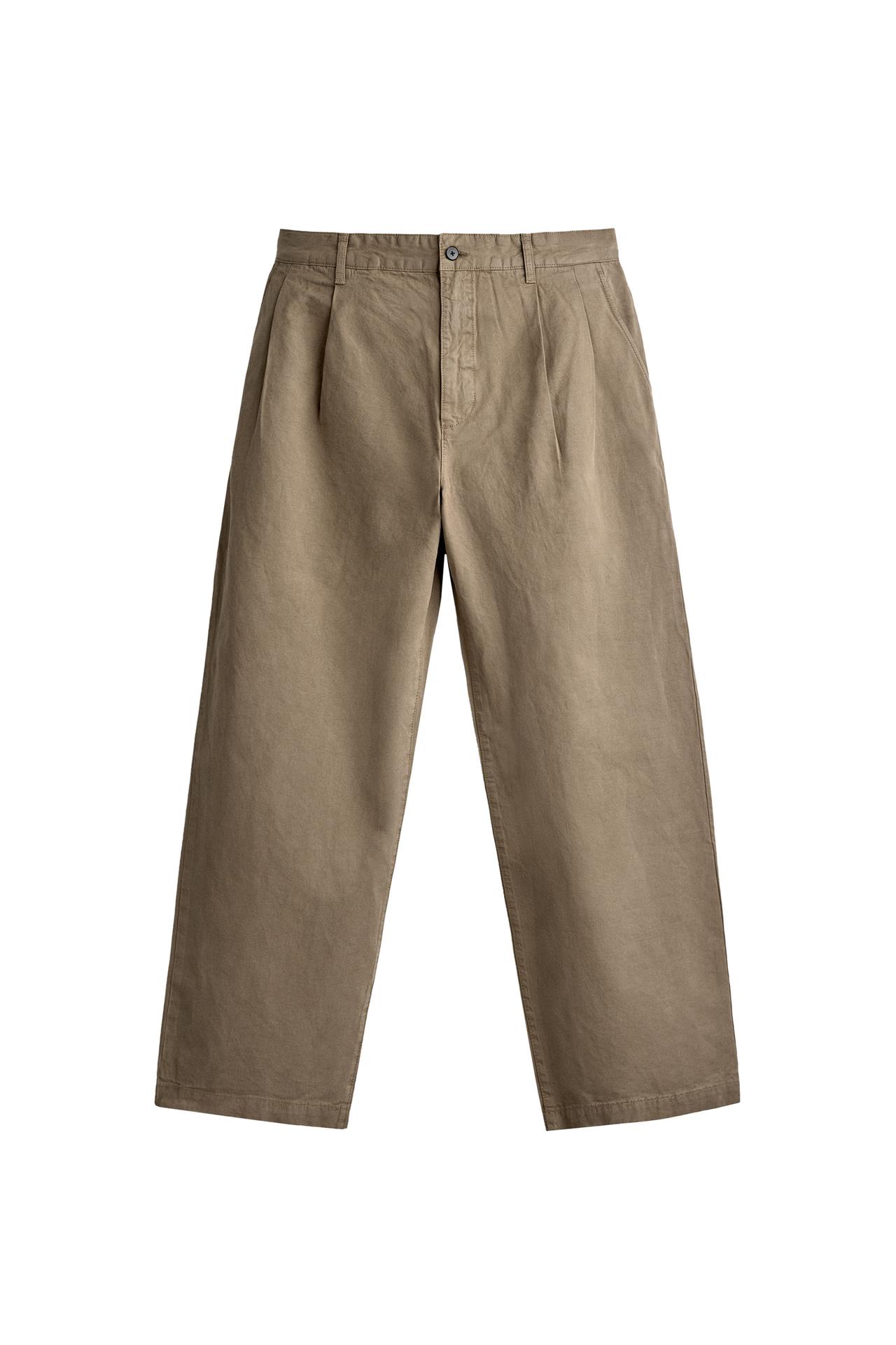 REGULAR FIT PLEATED CHINO TROUSERS