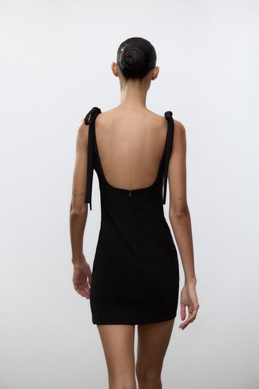 ROBE COURTE ÉLASTIQUE À LACETS - Noir de Zara - Image 3