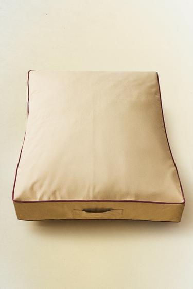 XL PET FLOOR CUSHION WITH PIPING - Beige by Zara