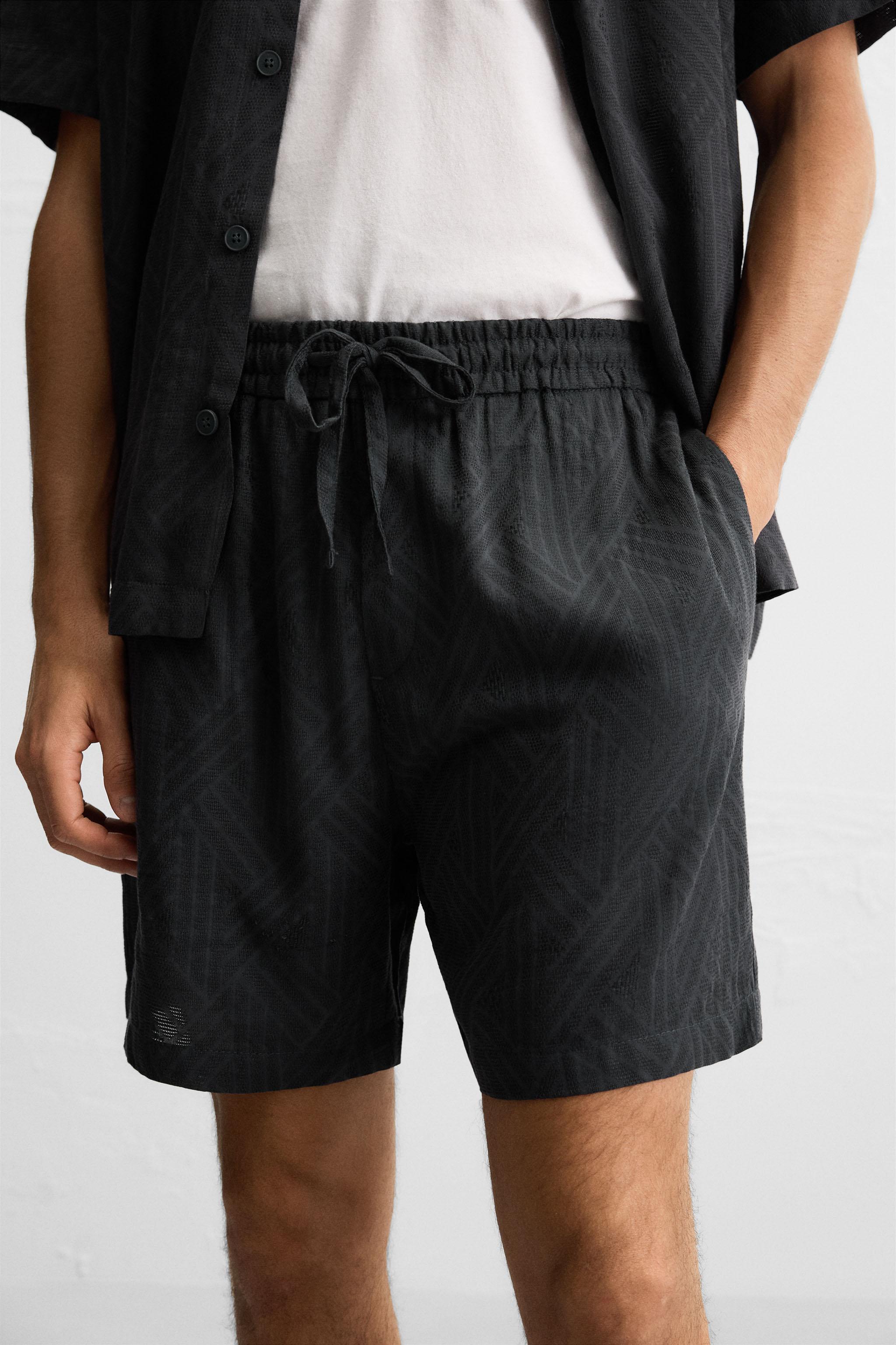 GEOMETRIC JACQUARD SHORTS