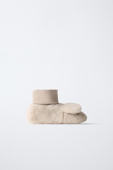 RABBIT SLIPPERS - Ecru White by Zara
