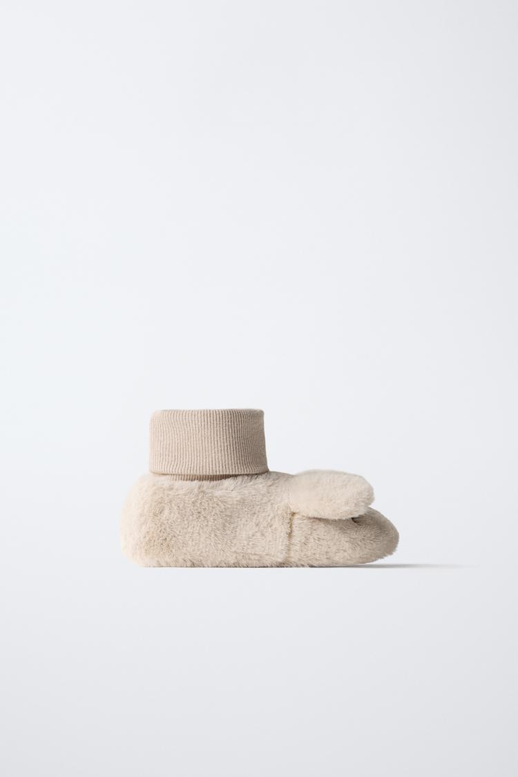 BUNNY SLIPPERS — Off White