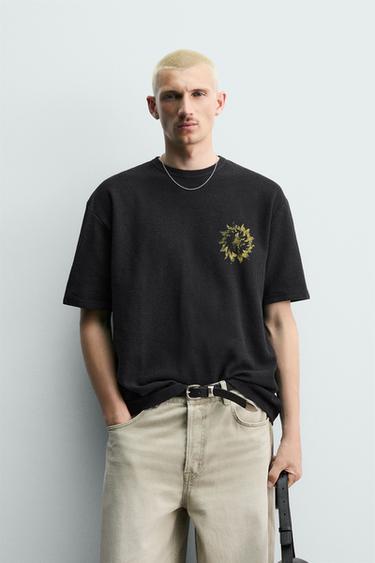 ФУТБОЛКА С ПРИНТОМ И ЭФФЕКТОМ ПОТЕРТОСТИ — ЧЕРНЫЙ от Zara