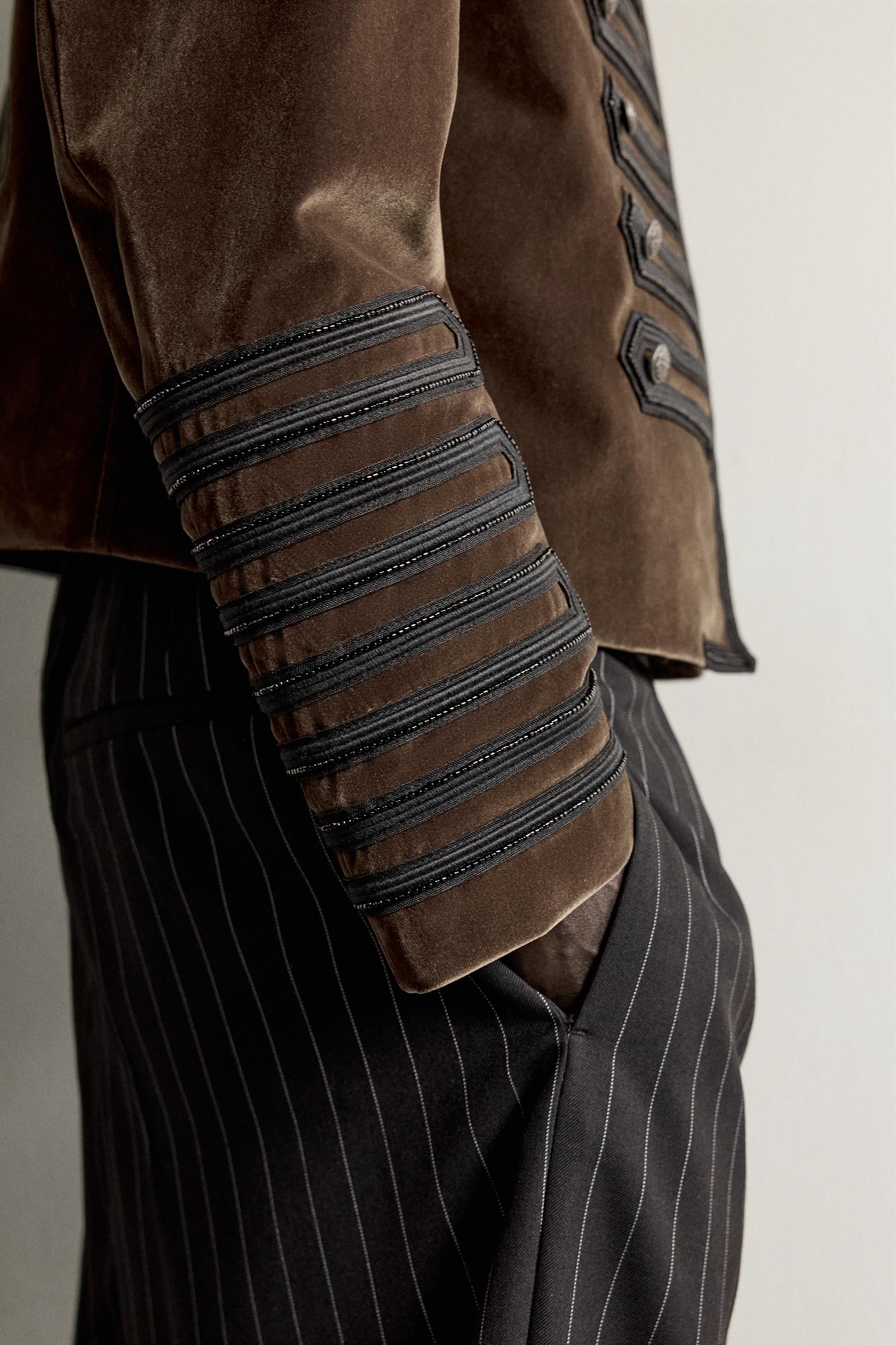 CROPPED FIT BLAZER WITH CONTRAST FROG FASTENING