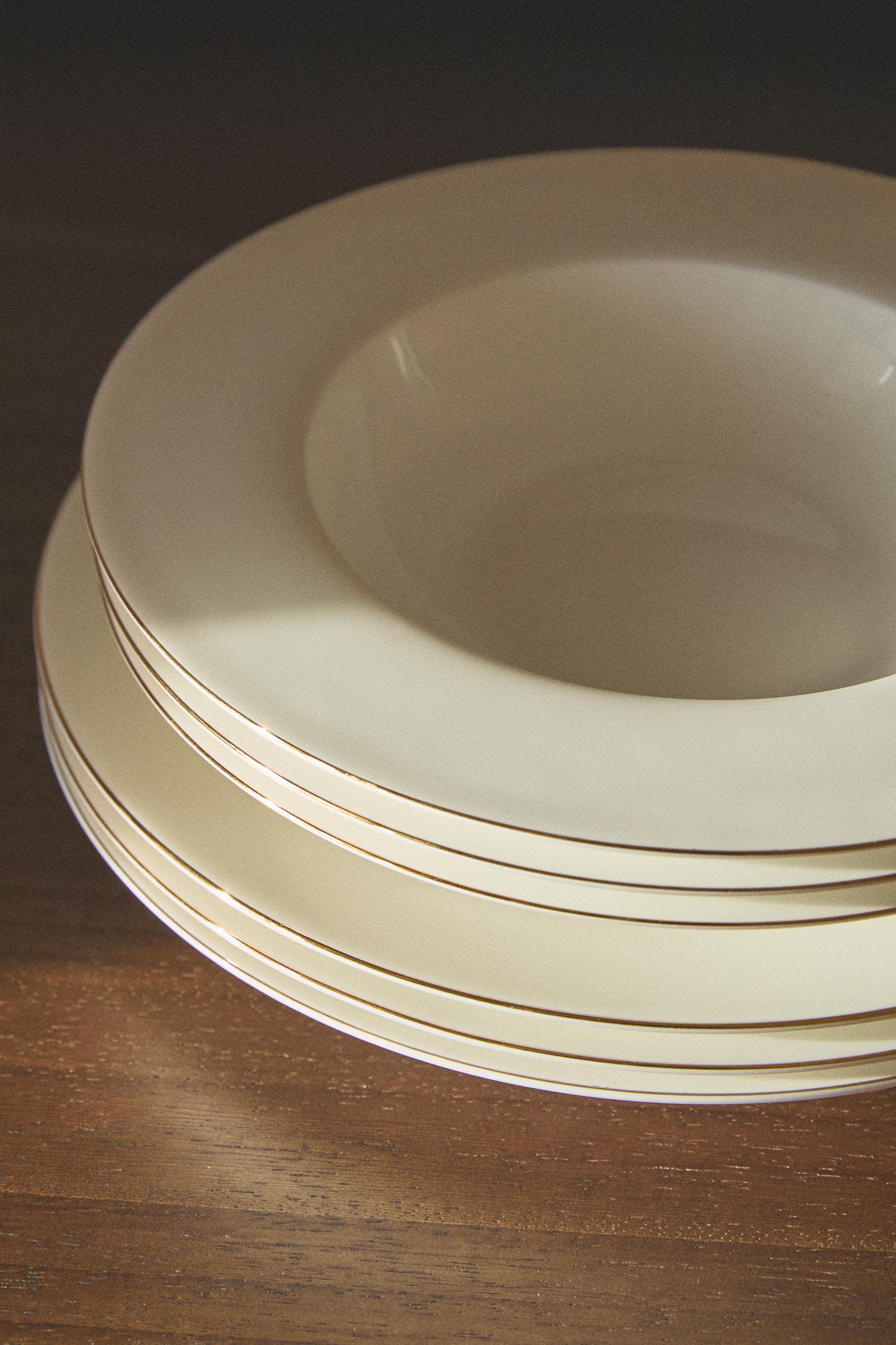 RIMMED BONE CHINA SOUP PLATE