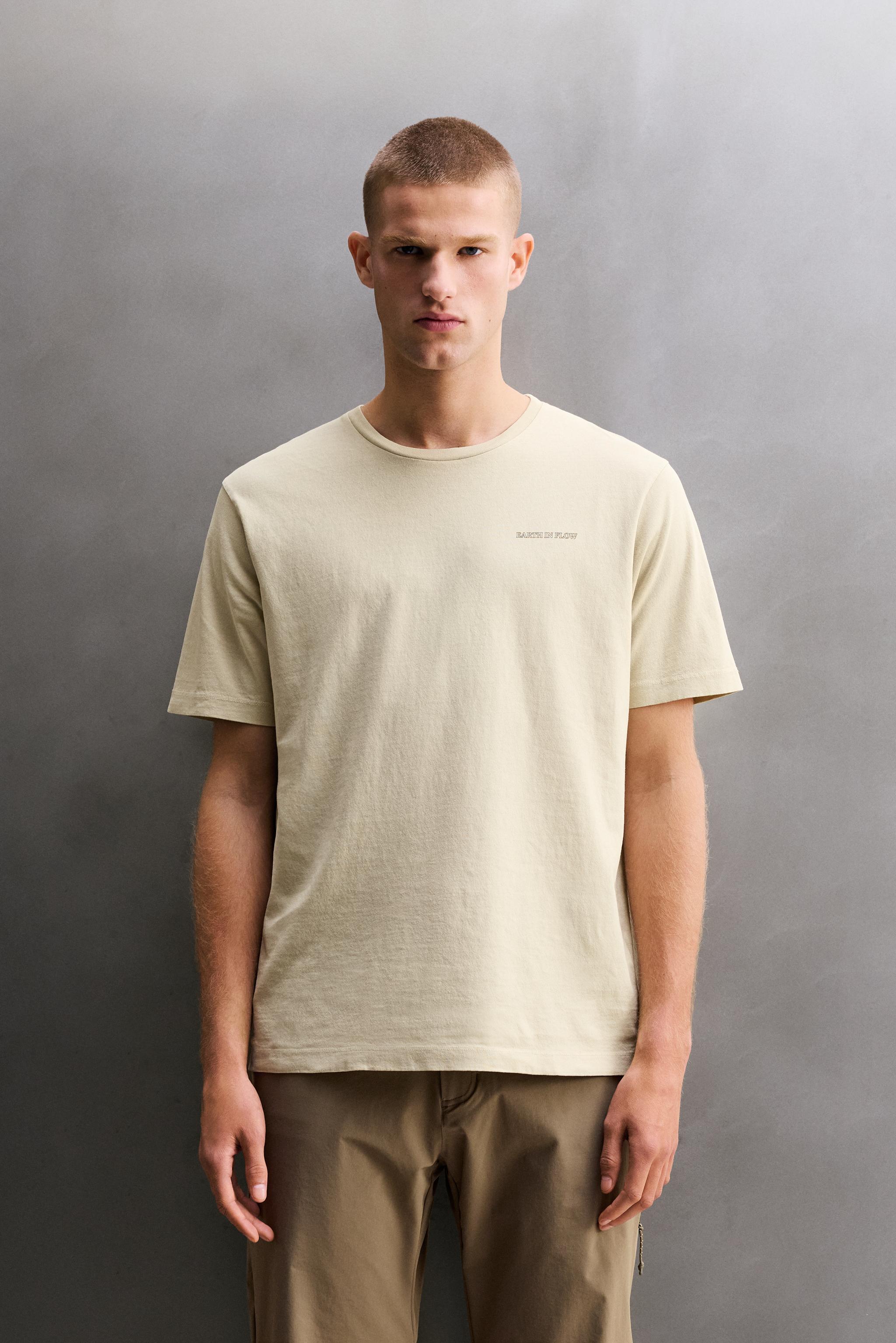 REGULAR FIT GRAPHIC PRINT T-SHIRT