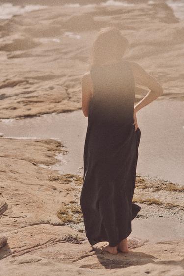 ROBE MI-LONGUE FLUIDE À VOLUME - Noir de Zara - Image 3