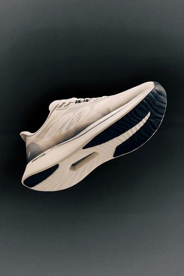 RUNNING TRAINERS - White by Zara