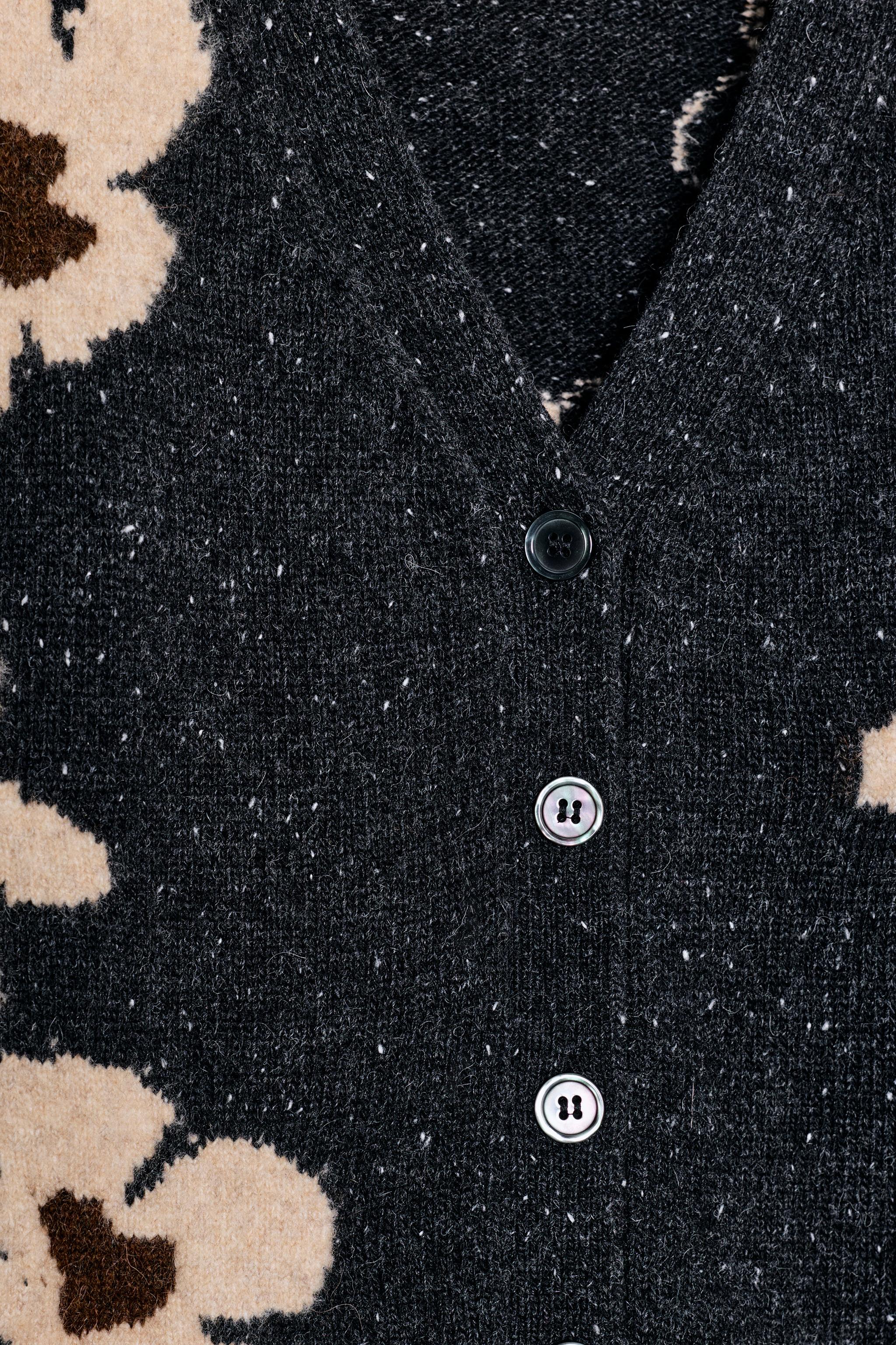 GILET OVERSIZE EN MAILLE JACQUARD FLEURS